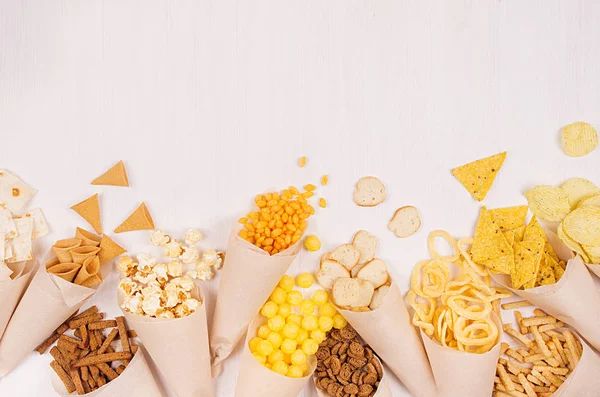 Beige Paper Cones Bright Crunchy Fast Food Snacks Nachos Popcorn — Stock Photo, Image