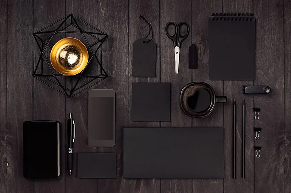 Moderner Stilvoller Arbeitsplatz Mit Schwarzer Schreibwaren Telefon Cofee Golddekor Auf — Stockfoto