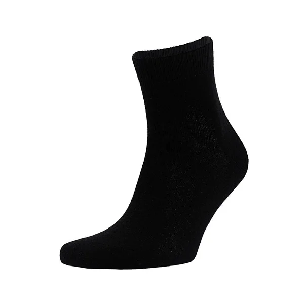 ブランディング デザイン フロントビュー テンプレートのためのモックアップとして白い背景に隔離された目に見えない足の上に黒い綿の媒体靴下 — ストック写真
