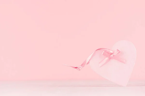 Romance Festive Background Delicate Pink Heart Gentle Ribbon Bow White — Stock Photo, Image