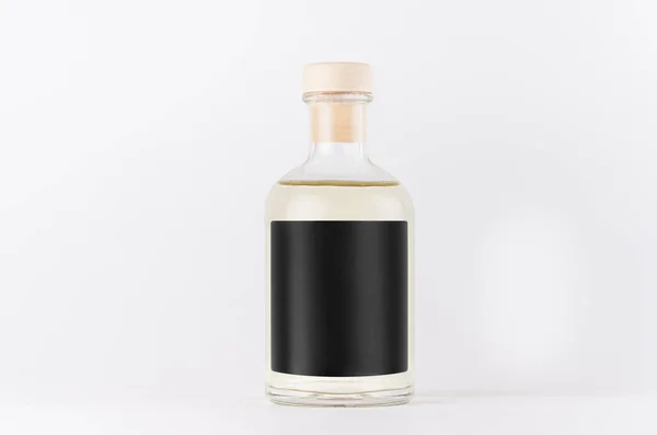 Bottiglia Vetro Trasparente Cosmetici Profumi Bevande Alcoliche Con Etichetta Nera — Foto Stock