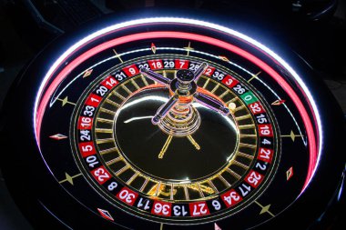 El yapımı rulet ahşap tekerlek yakın plan