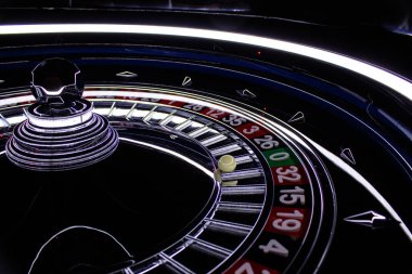 Geleneksel rulet çarkı, klasik görünümlü el yapımı.