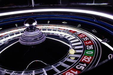 Geleneksel rulet çarkı, klasik görünümlü el yapımı.