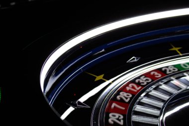 Geleneksel rulet çarkı, klasik görünümlü el yapımı.