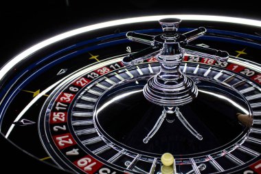 Geleneksel rulet çarkı, klasik görünümlü el yapımı.