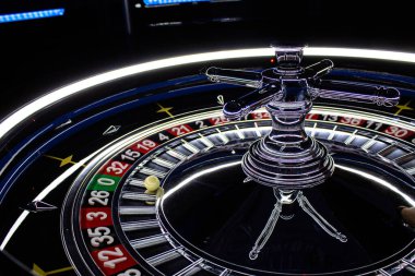 Geleneksel rulet çarkı, klasik görünümlü el yapımı.