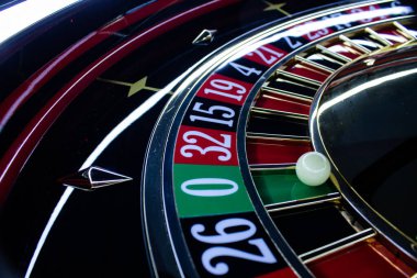 Geleneksel rulet çarkı, klasik görünümlü el yapımı.