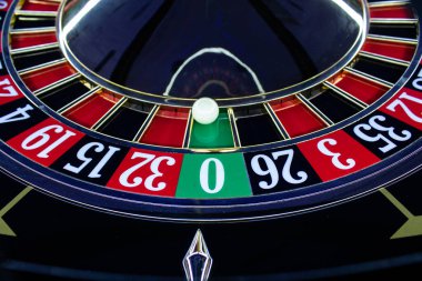 Geleneksel rulet çarkı, klasik görünümlü el yapımı.