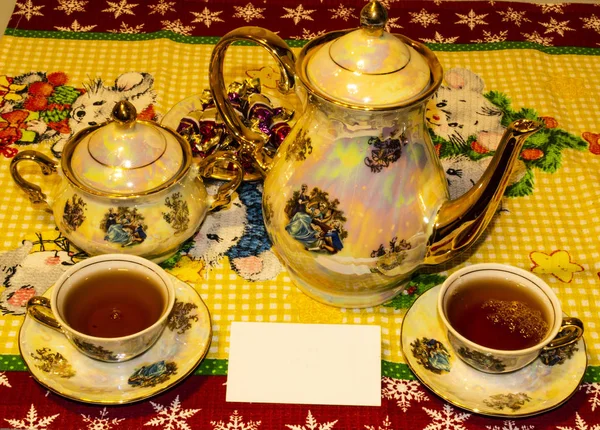 Fotokopi için iki kişilik çay manzaralı bir boşlukName