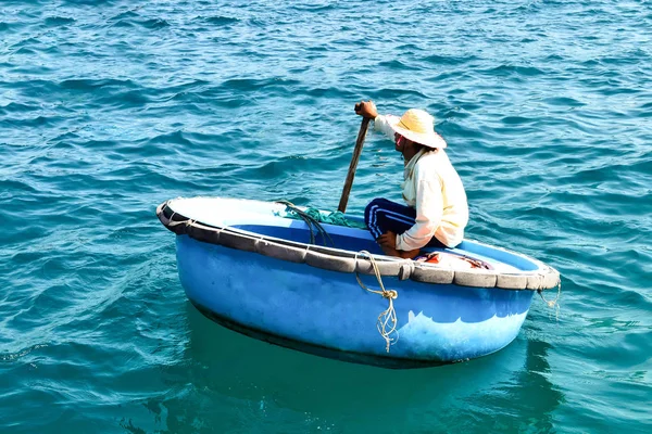 Vietnam man on circl boat — Stock Photo, Image