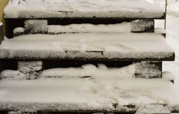 Drewniane Schody Śniegu Odciskami Stóp Widok Zimowy Rosja Obwód Archangelski — Zdjęcie stockowe