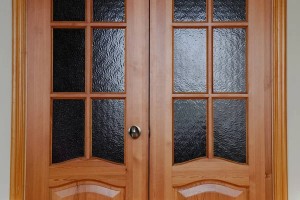 Binnendeuren Het Appartement Deur Slot Donkere Glazen Inzetstukken Deuren — Stockfoto