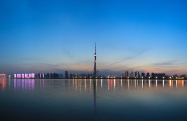 Linyi şehrindeki verim nehrinin bahar manzarası, shandong eyaleti, Çin, 5 Nisan 2020