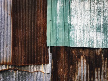 İş ve tasarım için eski çinko yaprak çatı dokusu arkaplanı