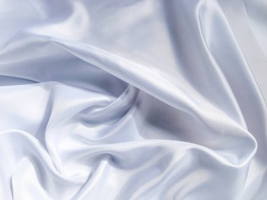 Beyaz buruşuk kumaş dokusu arka planı. Tasarım için kıvrım dalgalı ipek perde