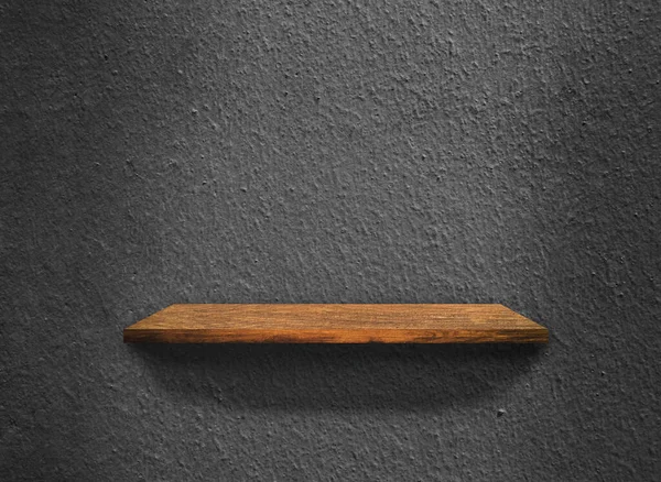 Leere Alte Holzregal Auf Dunklen Wand Textur Hintergrund Mit Clipping — Stockfoto