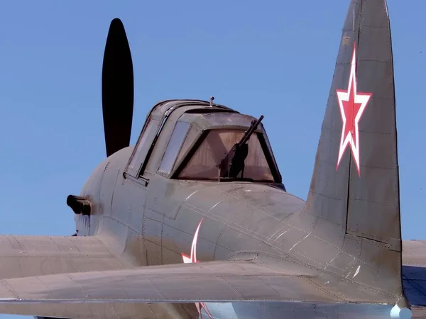ロシア。サマラ。2016 年 5 月 28 日。第二次世界大戦記念碑戦闘機 — ストック写真