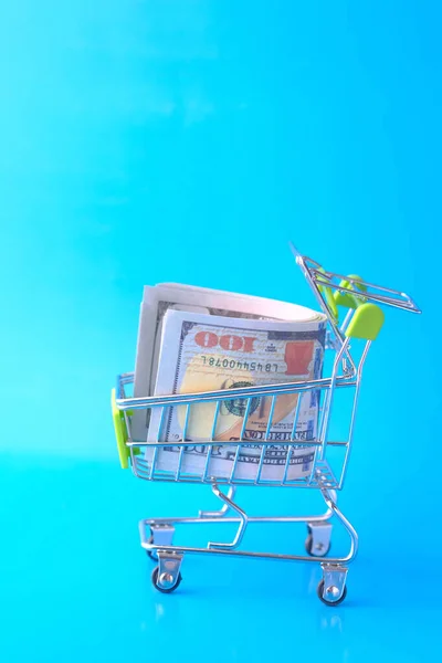 100 dollar cash in shopping cart, close up — 스톡 사진