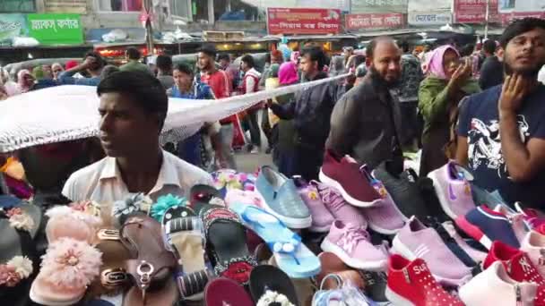 Pessoas lotadas em compras de rua para ramadã em Bangladesh — Vídeo de Stock