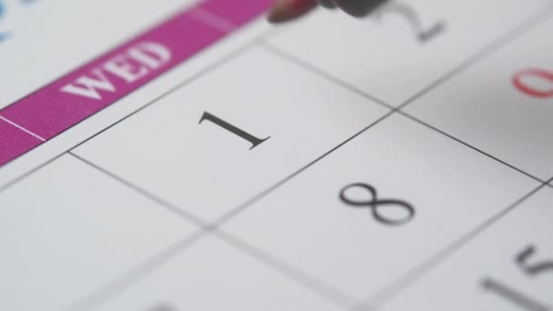 Концепция крайнего срока с красной меткой в календарную дату — стоковое видео