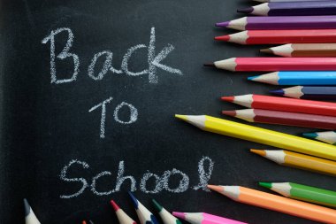 Okul konseptine geri dönelim. Okul malzemeleri..