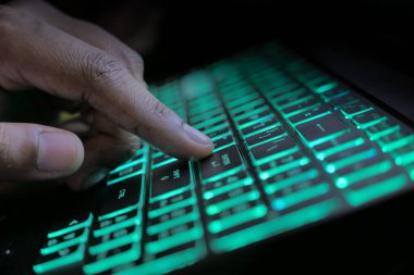 Hacker el çalma verilerini kapat 