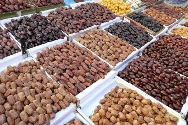 Bangladeş 'teki yerel pazarda meyve satışı tarihi 