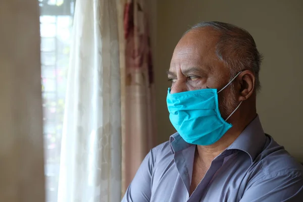 Yaşlılar için koronavirüs tehlikesi kavramı