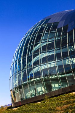 The Sage 'in ikonik cam ve çelik ön cephesi Gateshead İngiltere' nin kuzeydoğusunda müzik eğitimi ve performans merkezi..