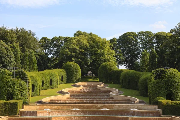 Velká Kaskáda Středem Alnwickovy Zahrady Severovýchodní Anglii Velká Kaskáda Byla — Stock fotografie