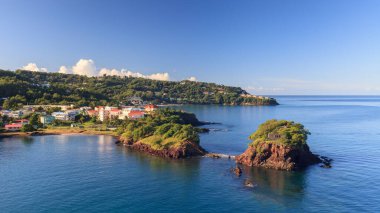 Castries limanına giriş kapısı. Castries, Batı Hint Adaları 'ndaki Windward Adalarından biri olan Karayip Adası' nın başkentidir..
