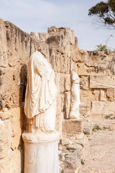 Une Sculpture Sans Tête Parmi Les Ruines Ancienne Ville Grecque — Photo