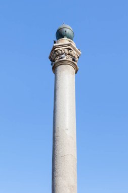 Venedik Sütunu. Venedik Sütunu, Lefkoşe 'nin Kuzey Kıbrıs Türk Cumhuriyeti' ndeki Sarayonu Meydanı 'nda (Atatürk Meydanı) bulunuyor..