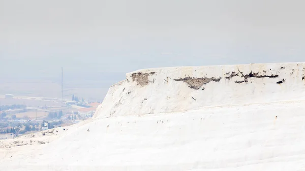 Kilátás Keresztül Travertin Pamukkale Délnyugat Törökországban Helyszín Unesco Világörökség Része — Stock Fotó