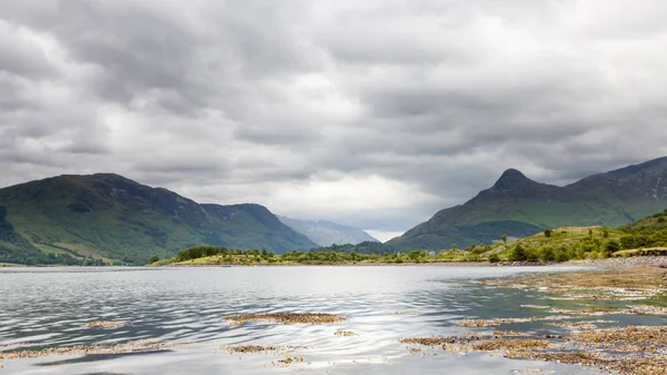 Loch Leven Vista Través Loch Leven Hasta Pap Glencoe Las —  Fotos de Stock