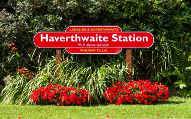 Kuzey İngiltere, Cumbria 'da bulunan Lakeside ve Haverthwaite Demiryolu' ndaki Haverthwaite İstasyonu 'nun varış noktası..
