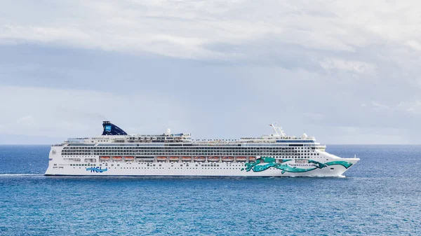 Norwegian Jade Norwegian Cruise Line Cruise Ship Pictured Coast Portuguese — Stock Photo, Image