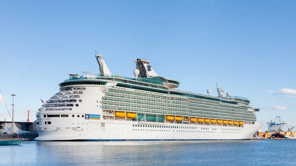 Royal Caribbean Cruise Ship Navigator Seas Pictured Docked Port Las — Stock Photo, Image
