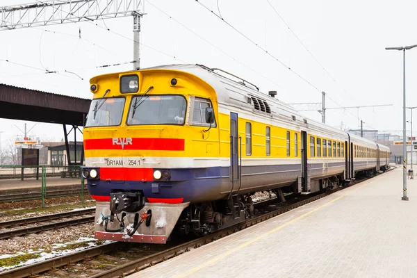 Trem Prepara Para Partir Estação Central Riga Dia Inverno Estação — Fotografia de Stock