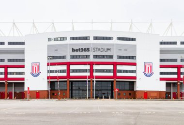 Bet 365 Stadyumu (eski adıyla Britanya Stadyumu), Stoke-On-Trent, İngiltere 'deki Stoke City Futbol Kulübü' ne ev sahipliği yapmaktadır..