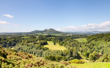 Scott's View.  Scott's View is a scenic viewpoint overlooking the valley of the River Tweed in the Scottish Borders.