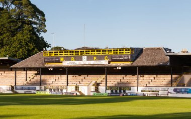 Melrose, İskoçya 'daki Melrose Rugby Union Club' ın karşısındaki manzara. Kulüp ragbi yedililerinin evi olmakla gurur duyar..