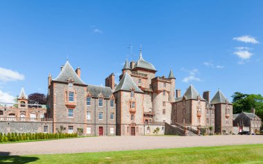 Lauder, İskoçya 'daki Thirlestane Kalesi. 16. yüzyıl şatosu, yenilenmiş bir kır evi, İskoç sınırlarında geçmektedir..