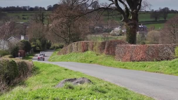 1935 Bentley Derby 1934 Riley Kestrel Escalam Southwaite Hill Cumbria — Vídeo de Stock