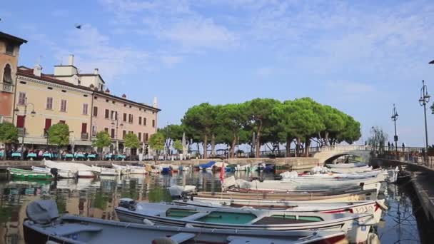 Desenzano Limanındaki Manzara Desenzano Kuzey Doğu Talya Garda Gölü Kıyısında — Stok video