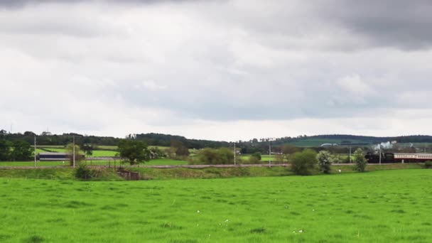 Britanya Buharlı Treni Kuzey Ngiltere Nin Cumbria Kentindeki Penrith Kırsalında — Stok video