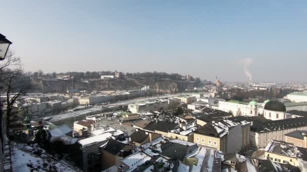 Utsikten Över Den Nya Salzburg Skyline Vinterdag Från Kapuzinerberg Berg — Stockvideo