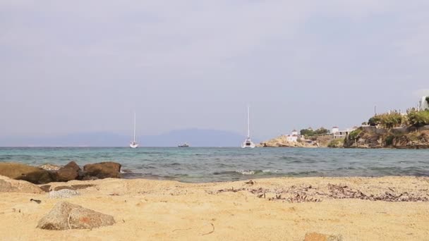 Utsikt Mot Havet Från Megali Ammos Beach Den Grekiska Mykonos — Stockvideo