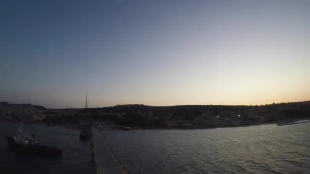 Eine Zeitraffer Aufnahme Aufgenommen Von Einem Schiff Der Abenddämmerung Während — Stockvideo